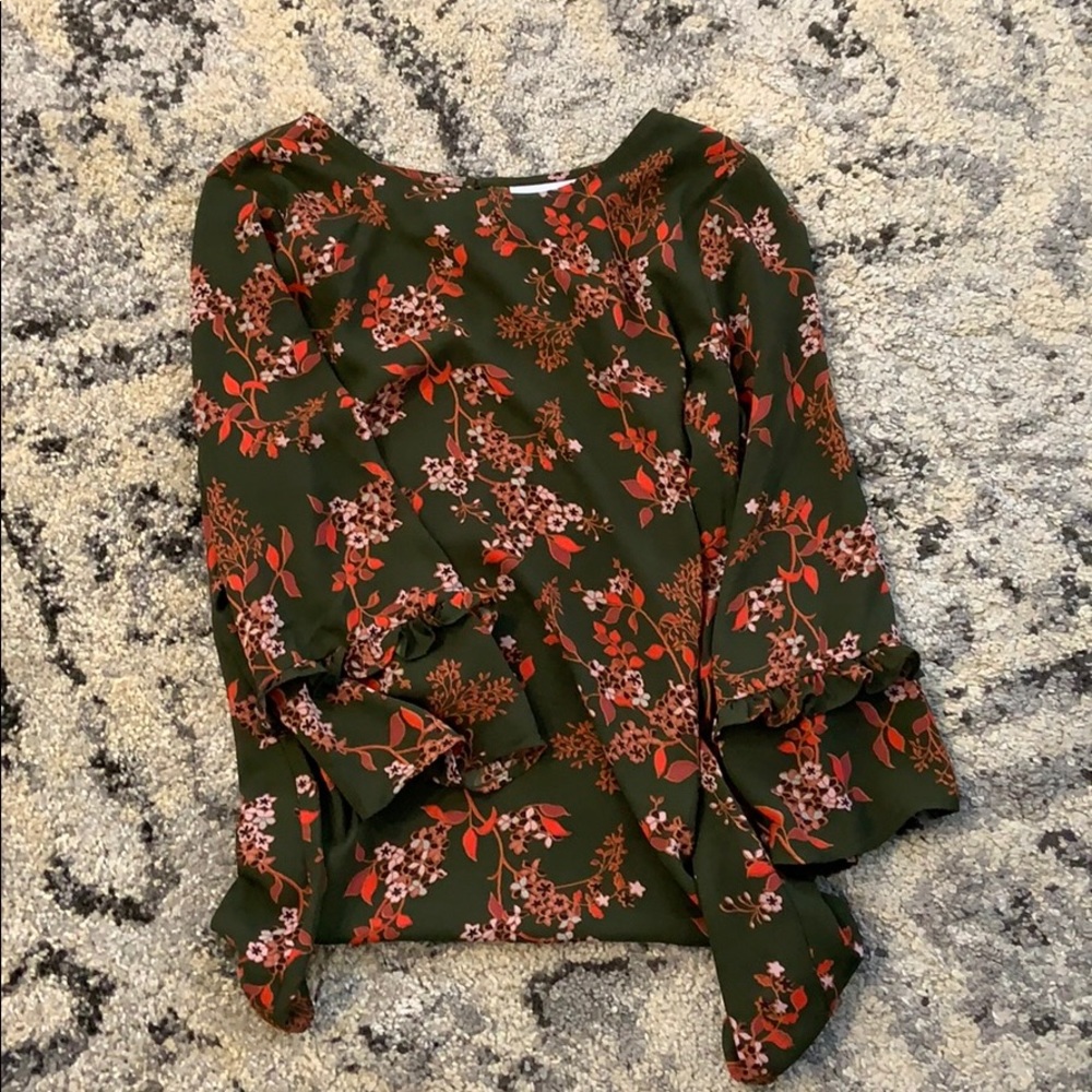 Flowy maternity top